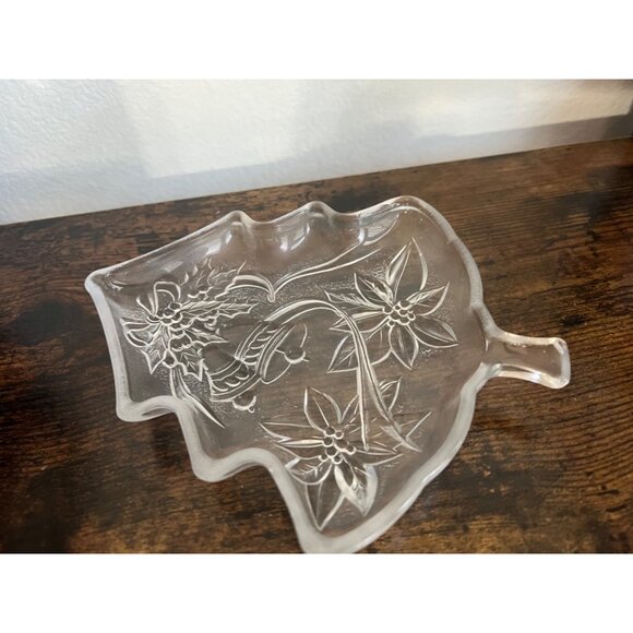 Vintage Glass Christmas Tree Serving Candy Dish - Picture 1 of 4